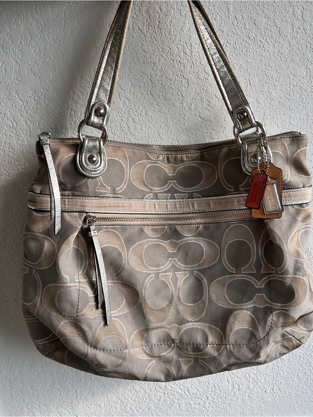 Coach Poppy Glam Tote Women's Signature in silver Taupe - Picture 2 of 7